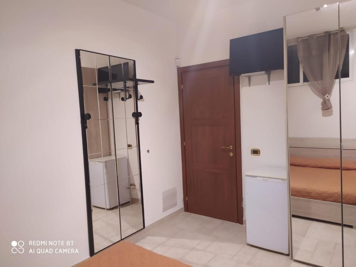 Bollicine Hotel Bari Buitenkant foto